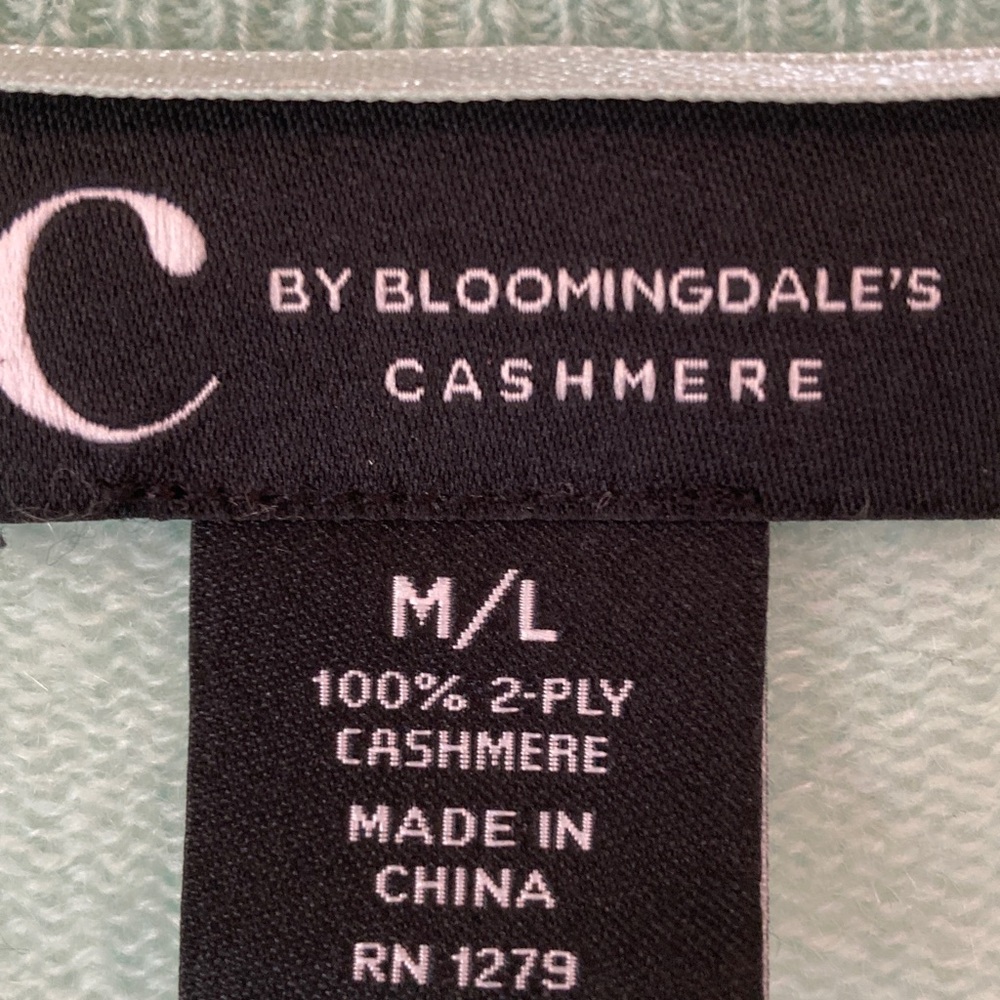 C by Bloomingdale's Ombre V-Neck 100% 2 ply Cashmere Sweater - Mint, Cream, Navy - Picture 2 of 7